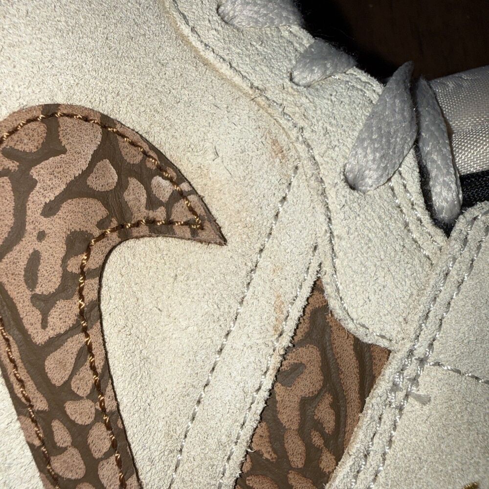 Nike Air Jordan 1 Mid Tan Brown Elephant Print Swoosh Suede Mens 10 DZ4129-102 - Picture 6 of 10